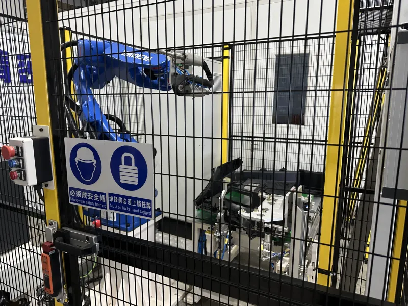 超声波焊接机器人工作站